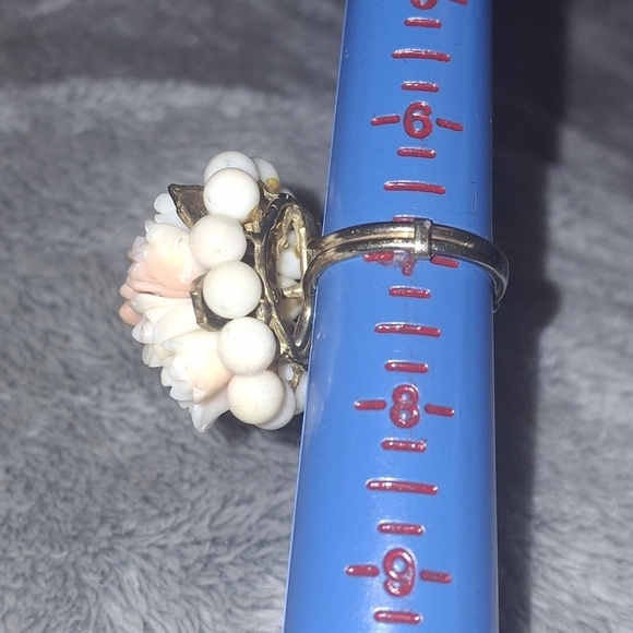 Antique 14kt Carved Coral Ring - Picture 7 of 8